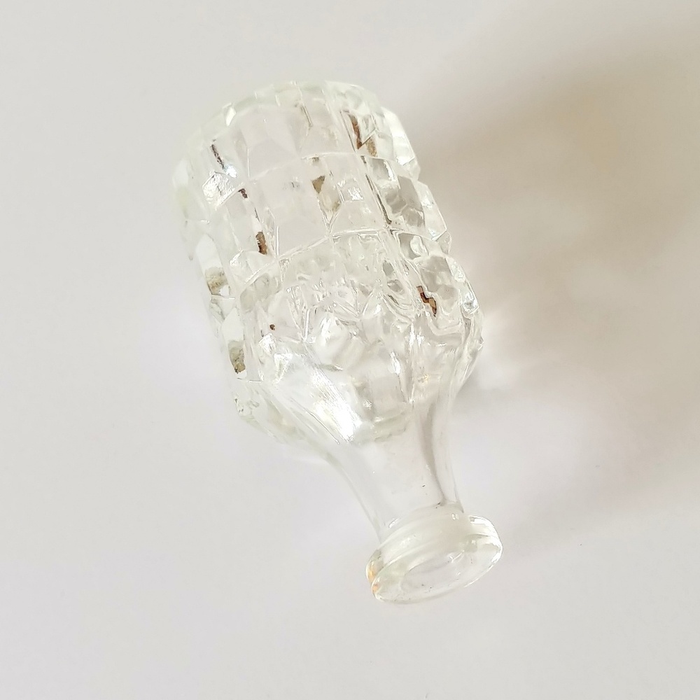 Mini Glass Vase Cut Glass Home Decor Flowers - Picture 3 of 6